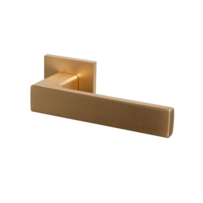 Дверная ручка Скай на квадратной розетке